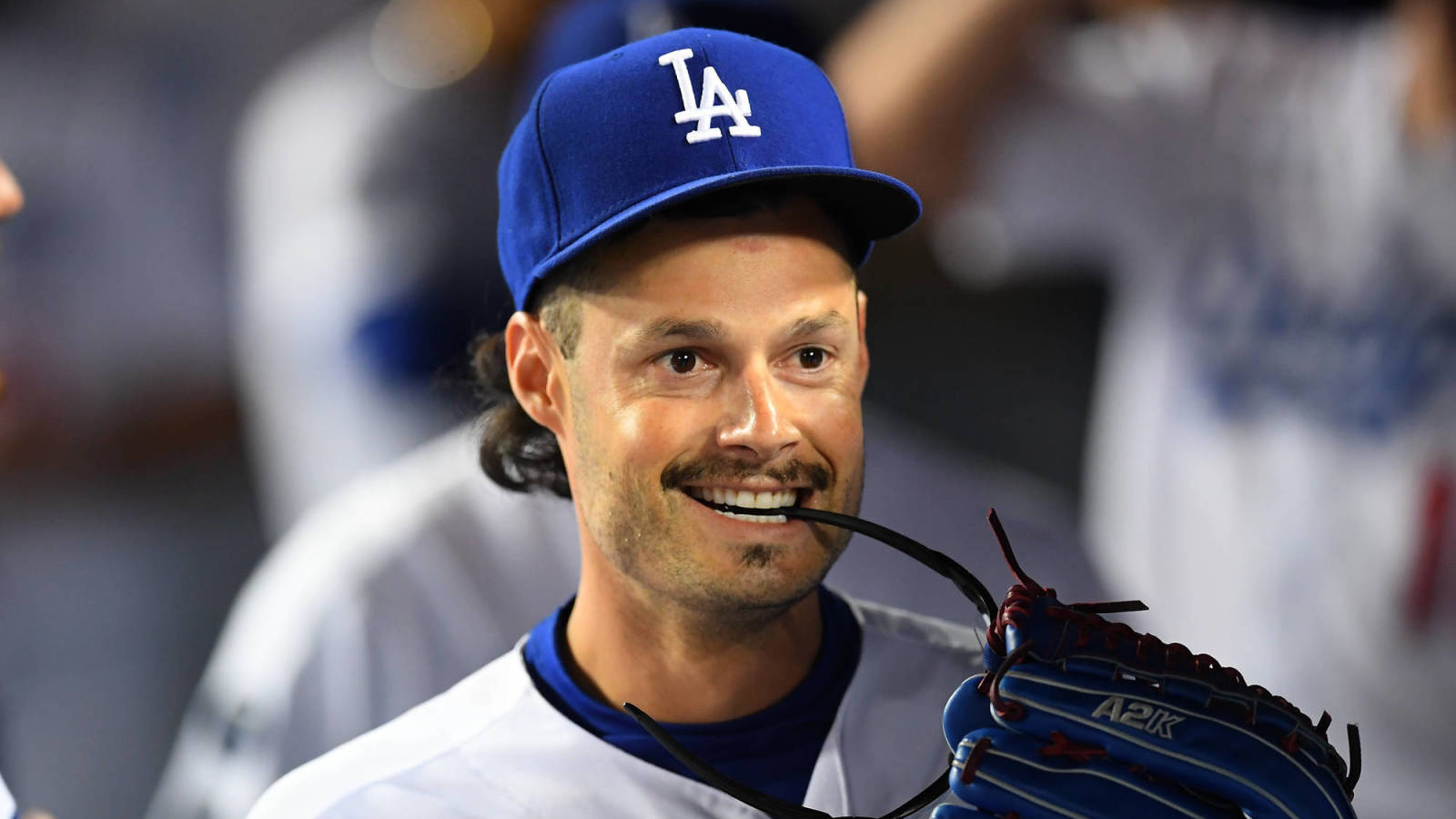 Dodgers' Joe Kelly wears mariachi jacket to White House visit