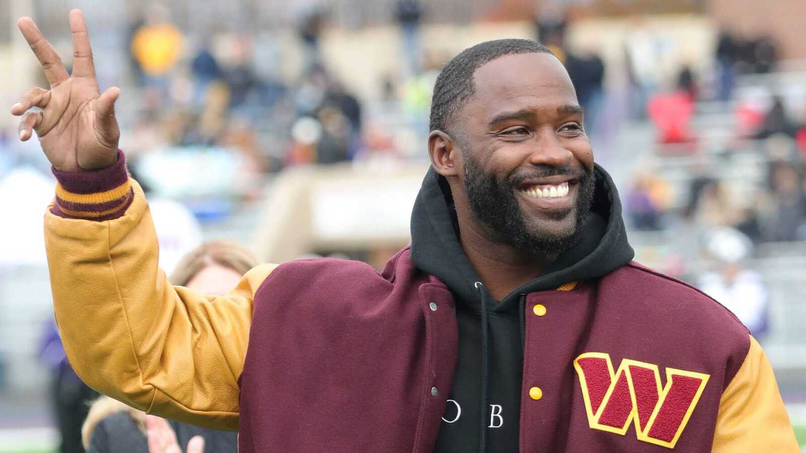 https://www.yardbarker.com/media/2/4/246e829537eae30840d5163076c89ed714649be1/thumb_16x9/nfl-single-season-reception-leaders-quiz.jpg?v=1