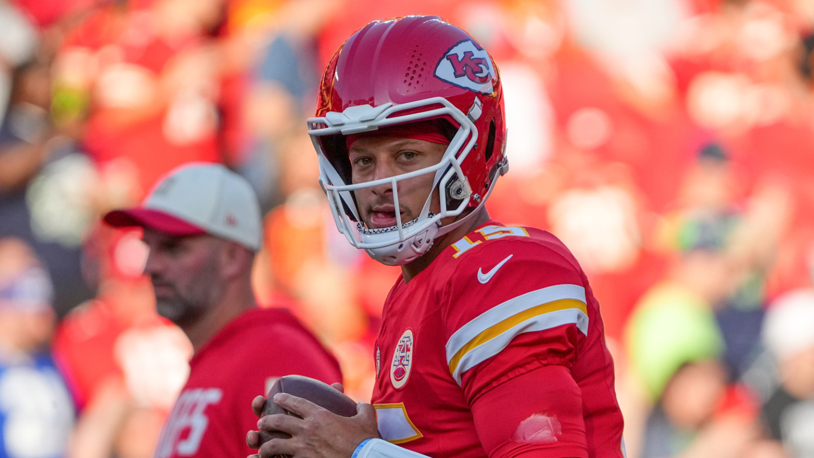 https://www.yardbarker.com/media/2/4/24833c7764cb4811a9d49634c36d650a196f3f15/thumb_16x9/patrick-mahomes-answers-injury-questions.jpg?v=1