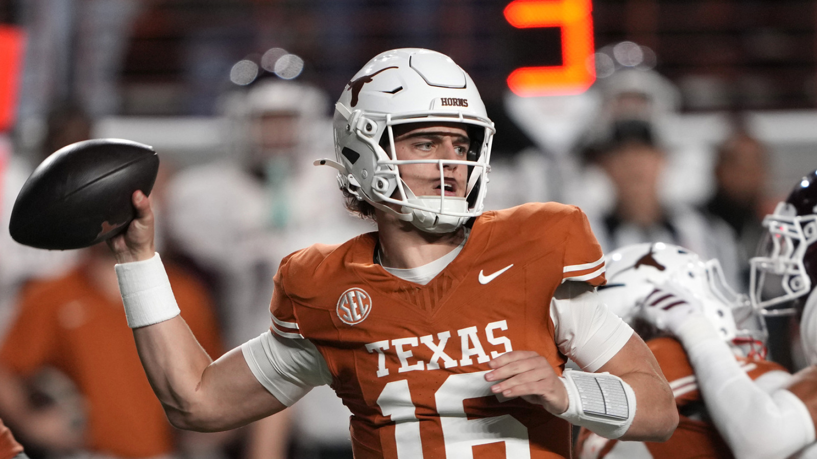 https://www.yardbarker.com/media/2/4/24e1f4b0c7865675074afb9b776f6d853c5436a5/thumb_16x9/new-statistical-model-raises-red-flags-texas-qb.jpg?v=1