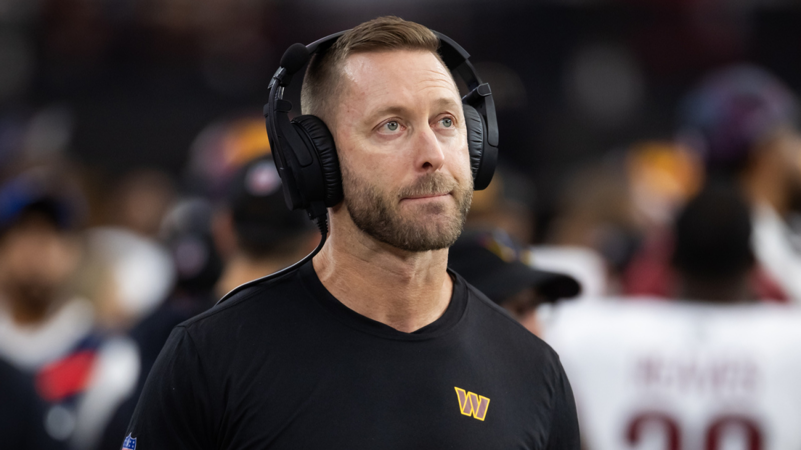 https://www.yardbarker.com/media/2/5/2531efcb964cea8faa6649b3dde1211d11a8ff32/thumb_16x9/commanders-hc-reportedly-wanted-move-on-kingsbury.jpg?v=1