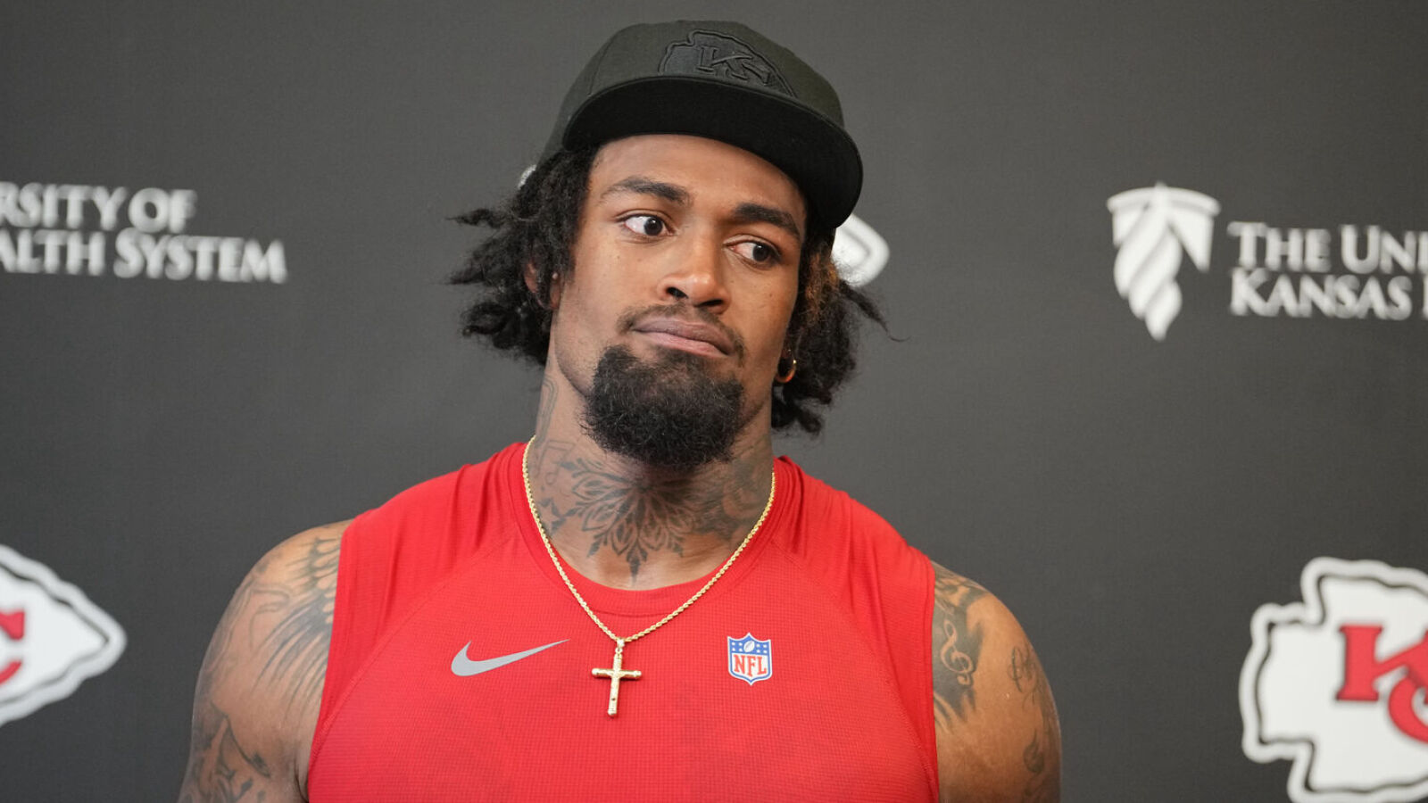 https://www.yardbarker.com/media/2/5/254a0cc349ce3b4656cfe0166c8c62519ecd6077/thumb_16x9/josh-simmons-slammed-big-warning-chiefs-future.jpg?v=1