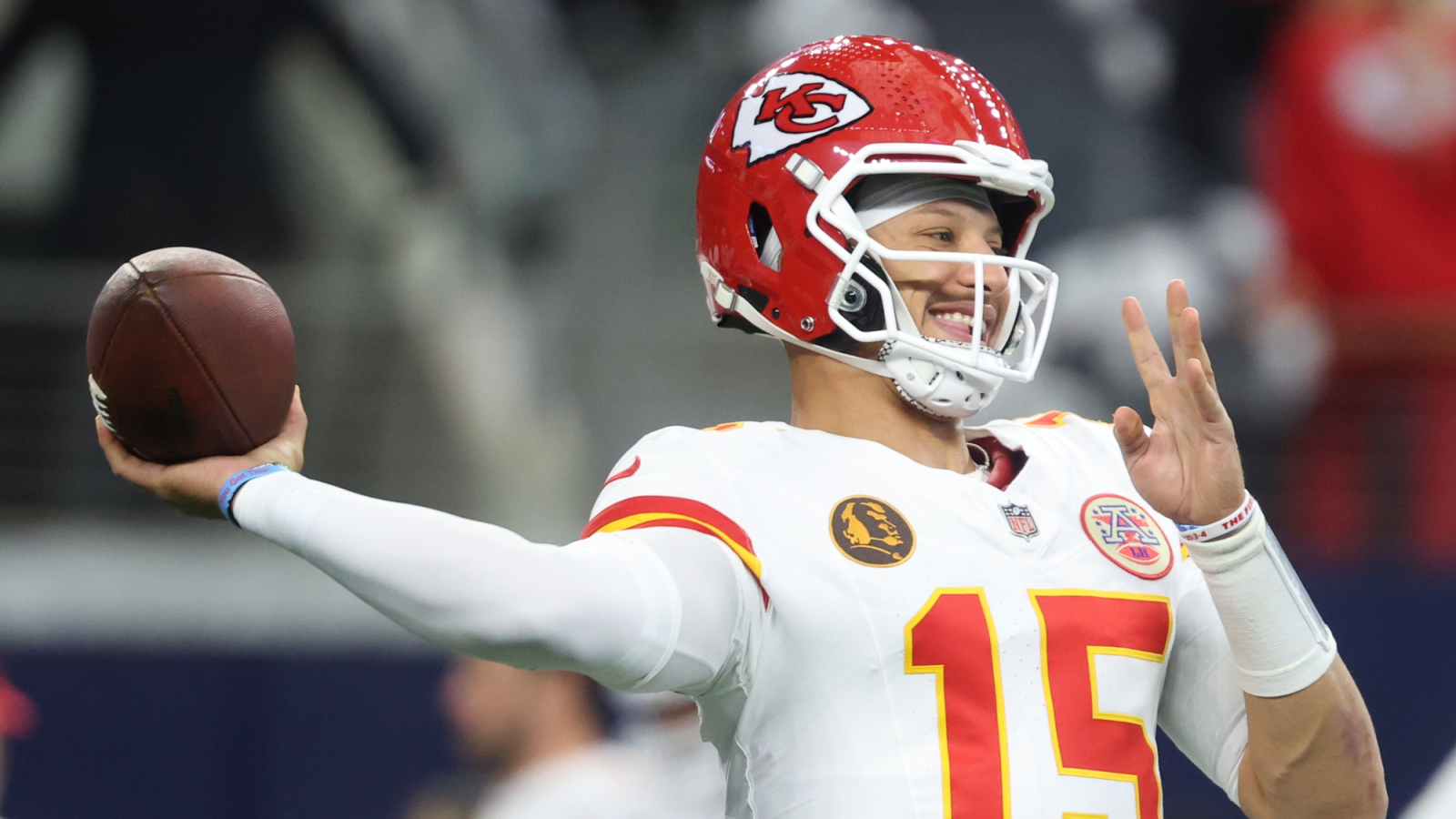 AFC Notes: Patrick Mahomes, Geno Smith, Broncos, Chiefs, Raiders ...