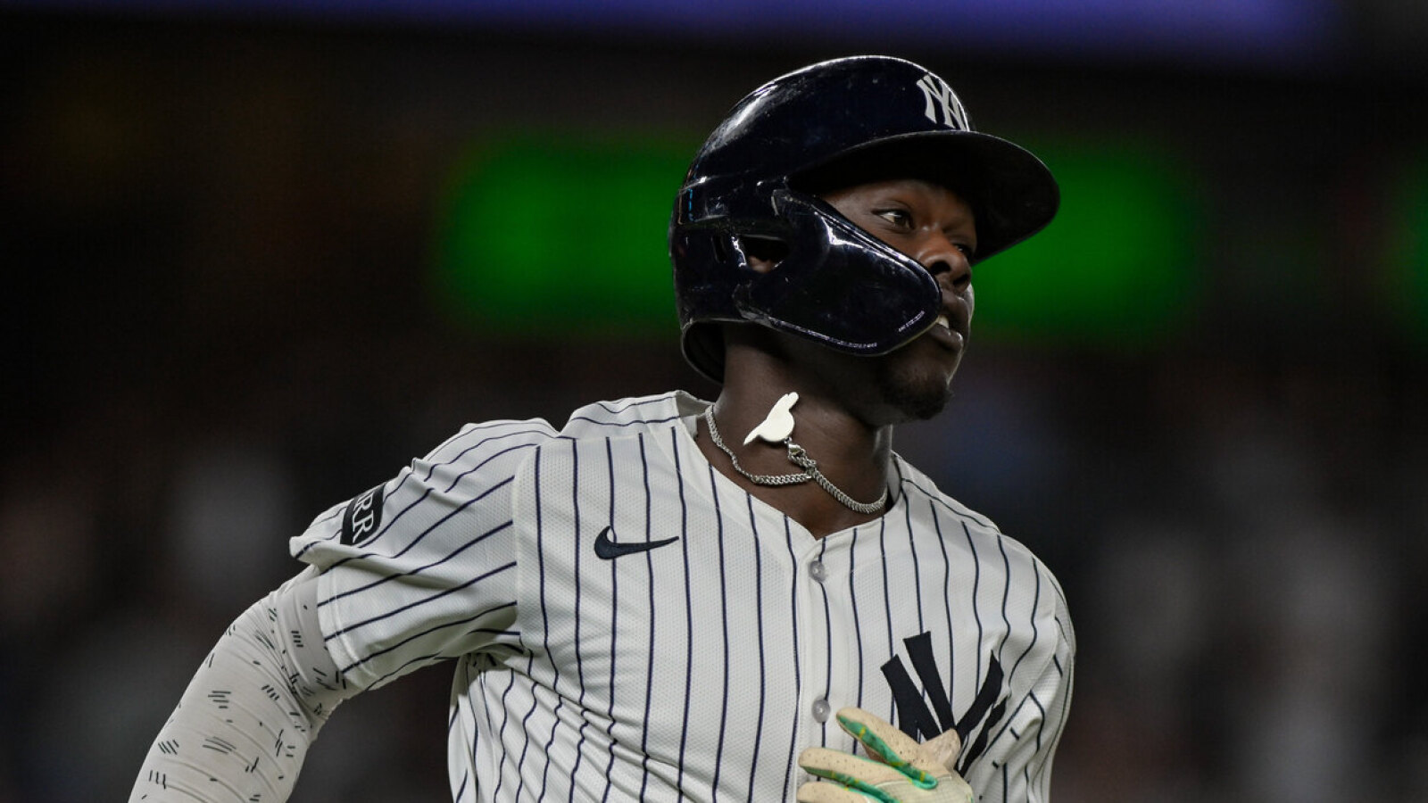 https://www.yardbarker.com/media/2/6/2618d2e6635135799b3711f990f686becd055ac2/thumb_16x9/yankees-chisholm-calls-his-big-game-surreal.jpg?v=1