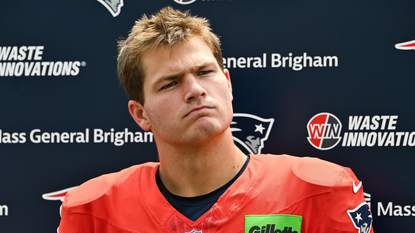 https://www.yardbarker.com/media/2/6/26224238d8413baadf82ae6930ef3b79bbb7bc16/thumb_16x9/patriots-big-drake-maye-concern-surface.jpg?v=1