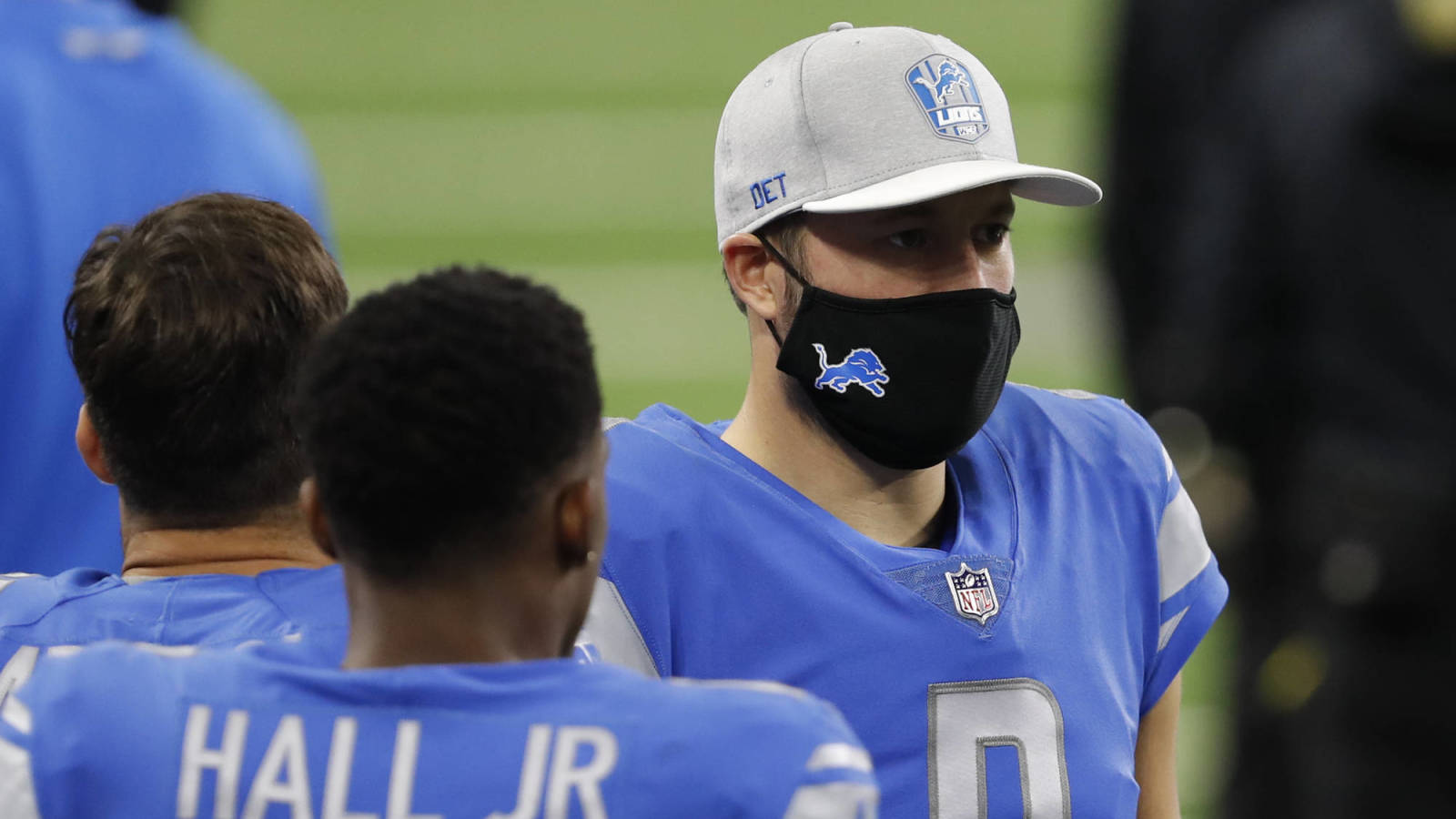 NFL players required to wear masks on sideline Yardbarker