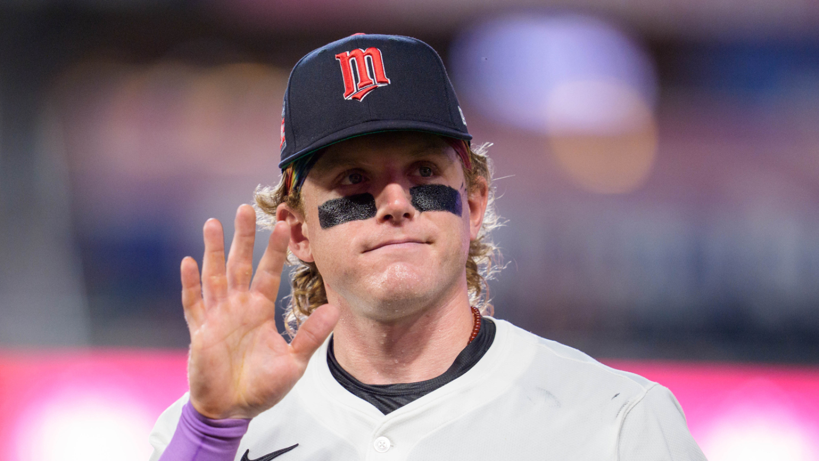 https://www.yardbarker.com/media/2/6/26a12a164c13ec9506b712a4287b4606c4157ca0/thumb_16x9/phillies-again-connect-twins-deal-center-fielder.jpg?v=1