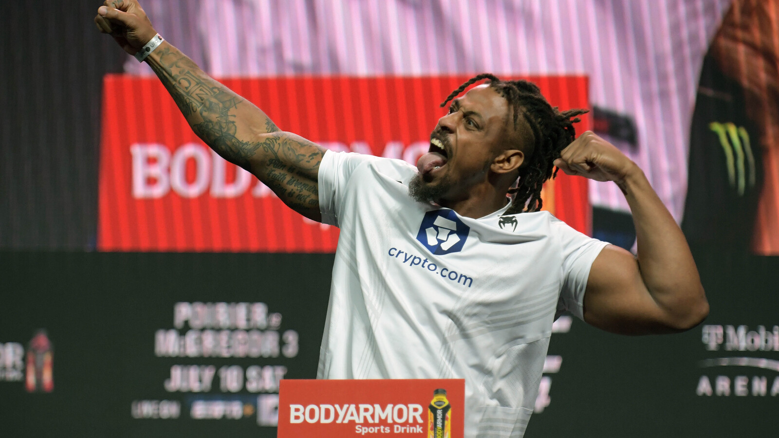 Greg Hardy comes in 25 pounds overweight for fight in Serbia