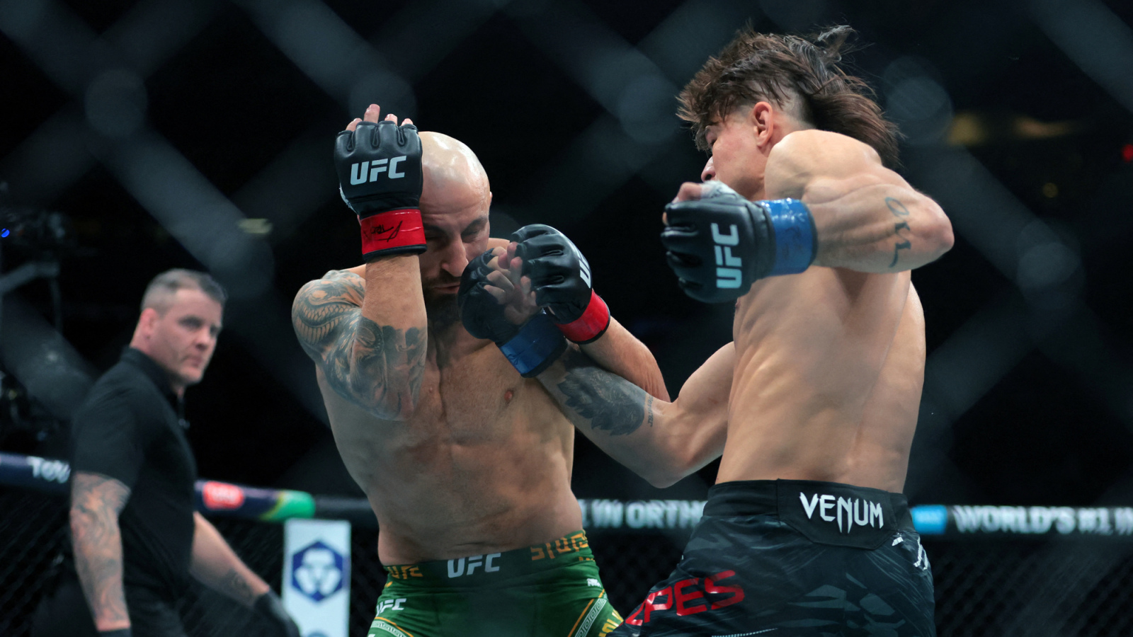 Volkanovski Favored to Defend Title Against Evloev at UFC 333