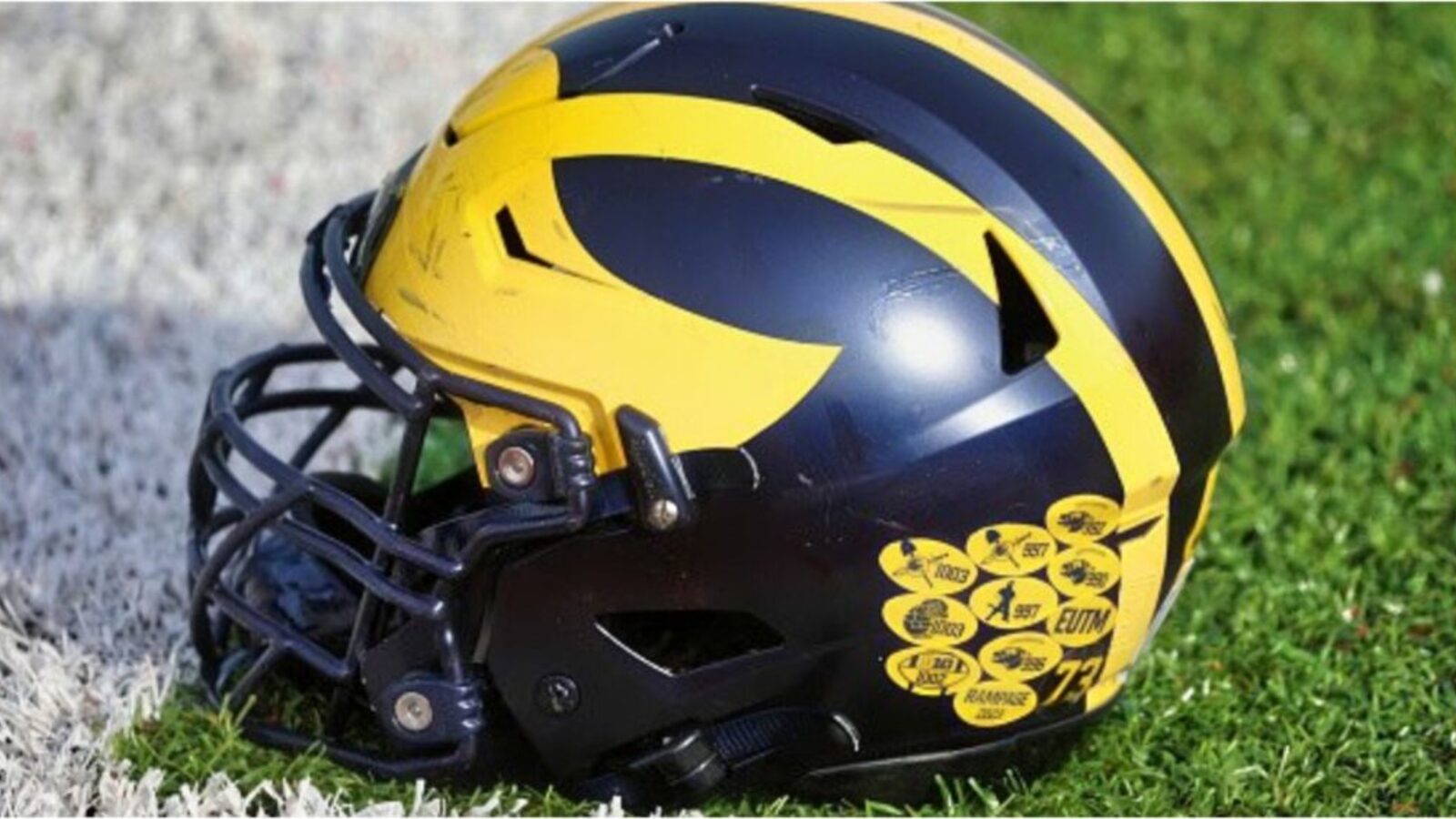 Oklahoma Ball Boy Caught On Camera Fighting Michigan Players For The ...