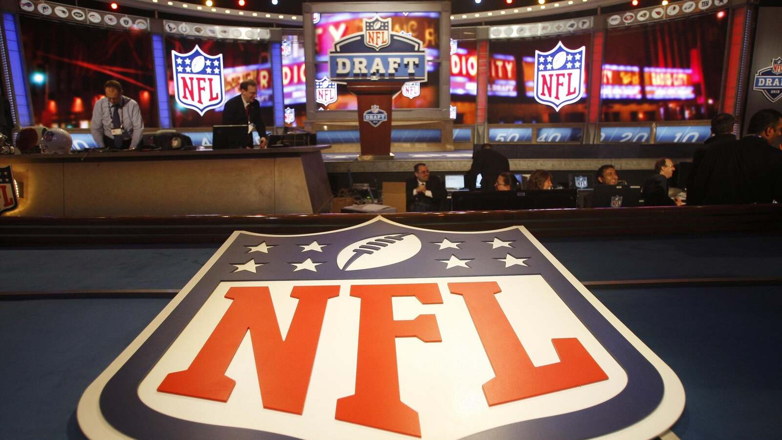 Miami Dolphins Target Quarterback in 2027 NFL Mock Draft