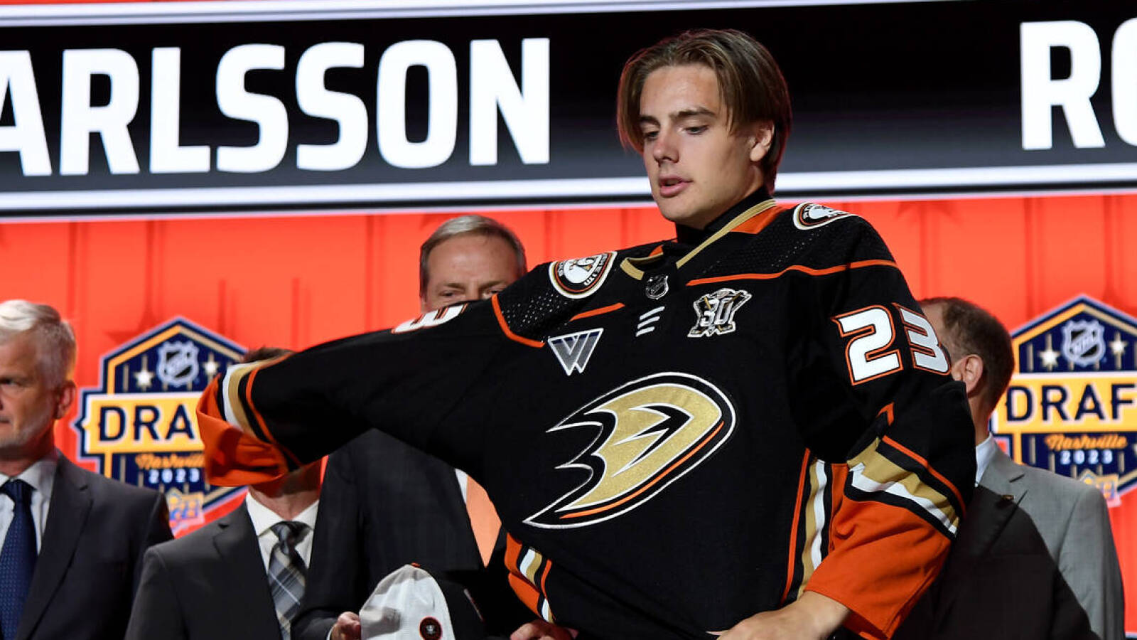 Ducks make surprising choice with No. 2 overall draft pick Yardbarker