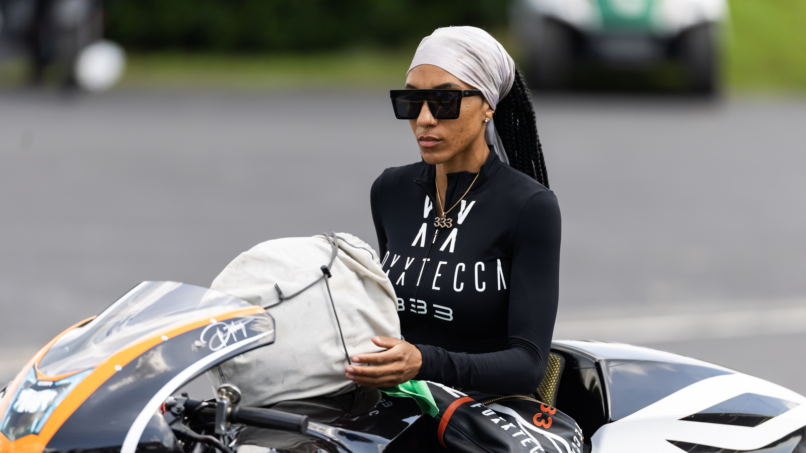 https://www.yardbarker.com/media/2/7/272b9d033a8742e8080300bccf316d1ffdd61be1/thumb_16x9/dystany-spurlock-become-first-black-woman-compete.jpg
