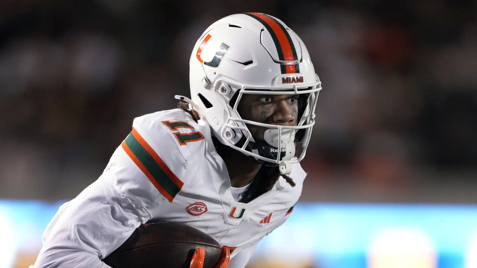 https://www.yardbarker.com/media/2/7/274402261b1f7fa77ec19bf6bf4ea3332c31c800/thumb_16x9/packers-insider-reveals-reason-curious-wr-signing.jpg?v=1
