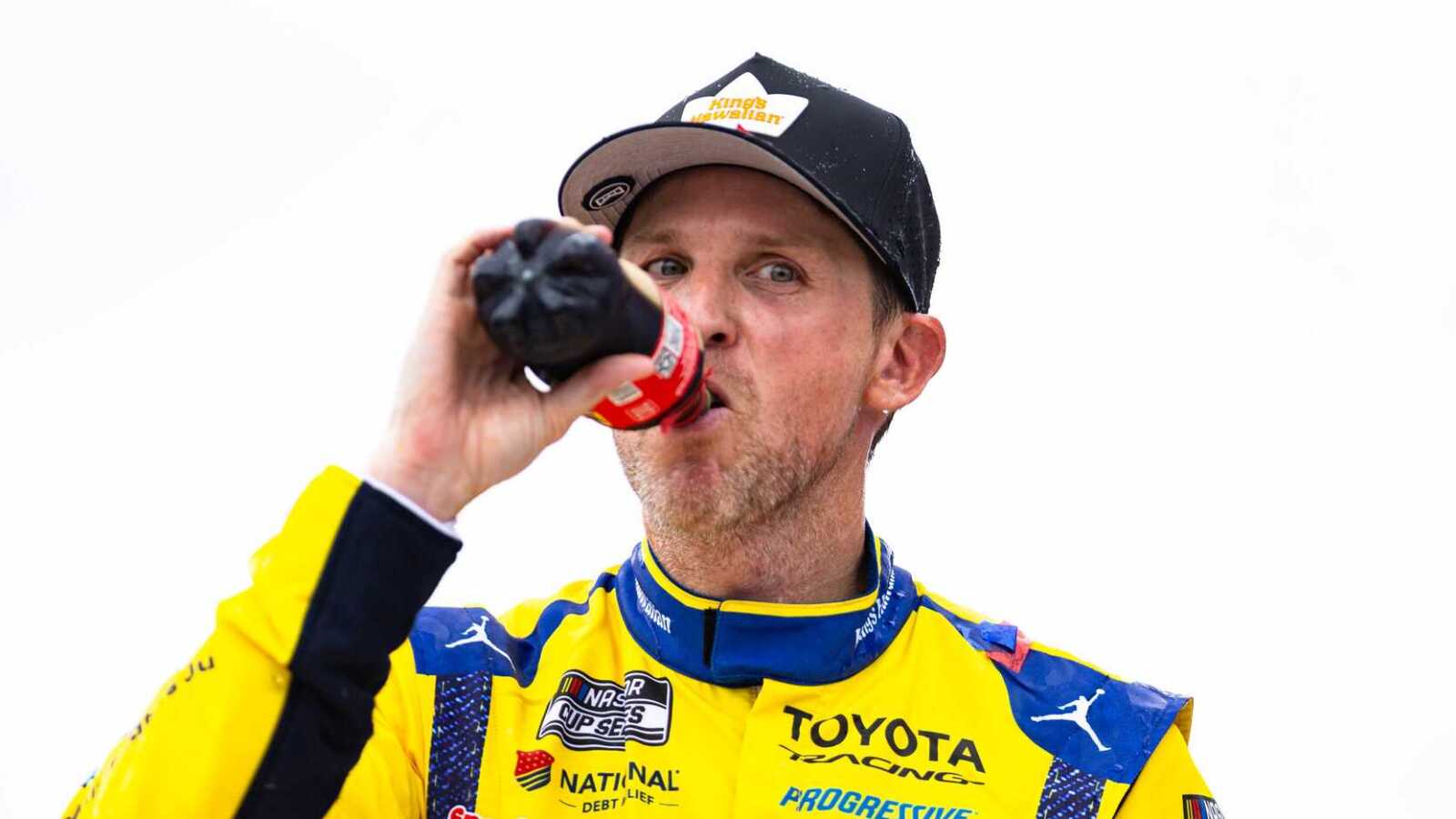 https://www.yardbarker.com/media/2/7/276f39465356eeb014db39c1fbbd6e3923025edf/thumb_16x9/brickyard-400-win-would-final-jewel-denny-hamlins.jpg?v=1