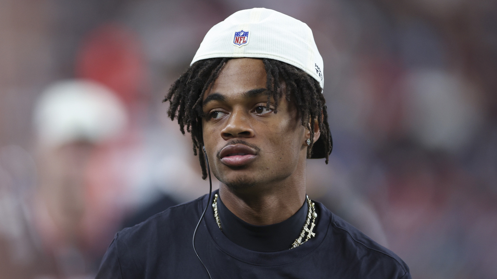 https://www.yardbarker.com/media/2/7/27b521ad65a5b0fe52f594ec405824bbb247ec0b/thumb_16x9/texans-officially-designate-tank-dell-return-ir.jpg?v=1