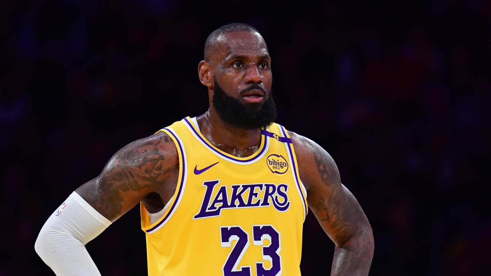 https://www.yardbarker.com/media/2/7/27e234063de8cb0a053a86b130a37c8fa4058c43/thumb_16x9/lakers-fourth-quarter-woes-were-historically-bad.jpg?v=1