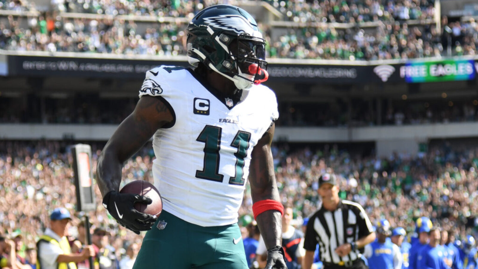 Patriots' A.J. Brown Trade Pursuit Lands Bombshell Update