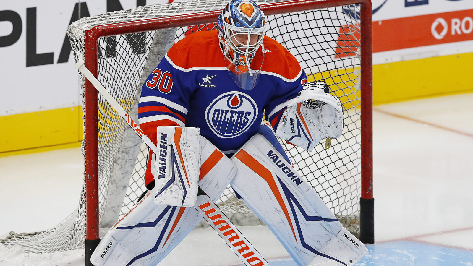 Oilers goaltender Calvin Pickard leaves preseason game after collision