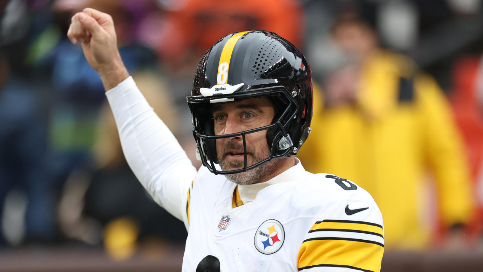 https://www.yardbarker.com/media/2/8/2842a54bd8535198366f876b713898eaf4f95f75/thumb_16x9/aaron-rodgers-still-worth-offseason-media-circus.jpg?v=1