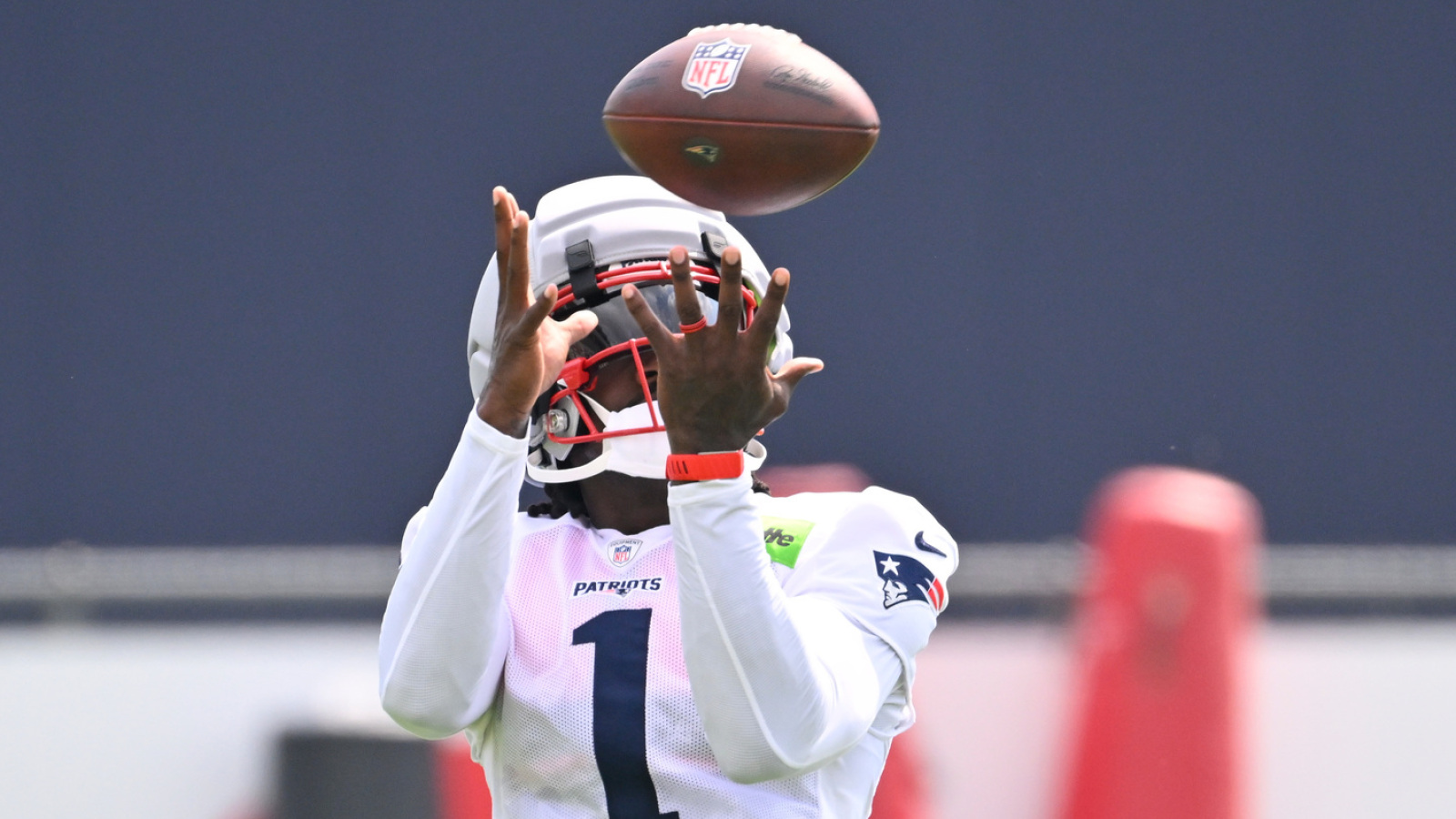 https://www.yardbarker.com/media/2/8/28603e46d2f40722bfb20b4f4f3d1ddabb52d509/thumb_16x9/pats-brown-explains-his-mindset-ahead-practice-vs.jpg?v=1