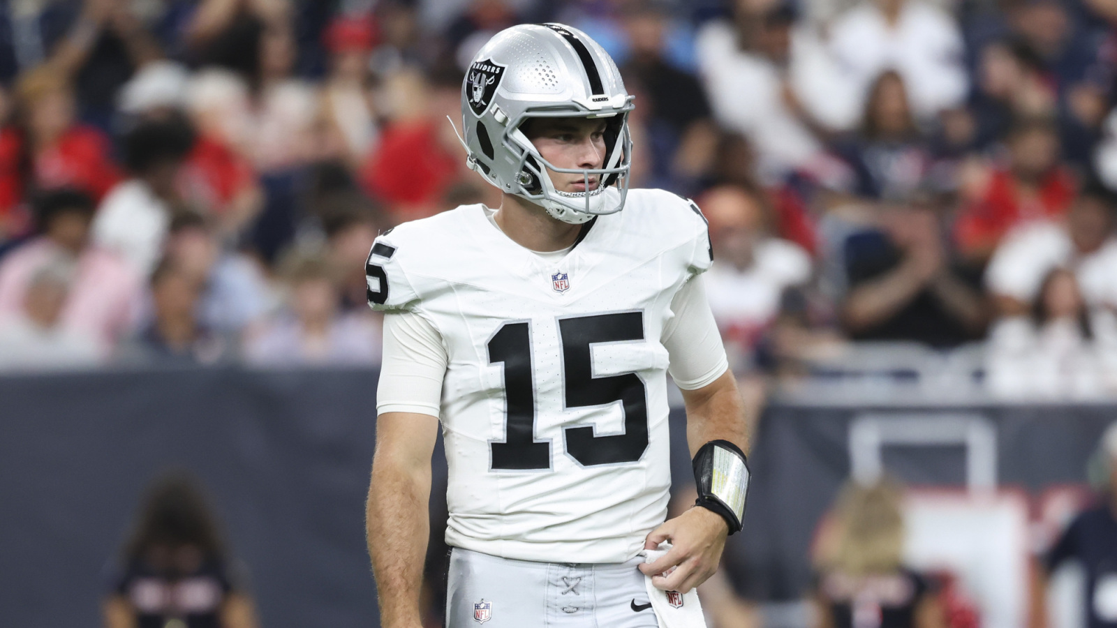 Tre Tucker Praises Rookie Quarterback Fernando Mendoza's Progress