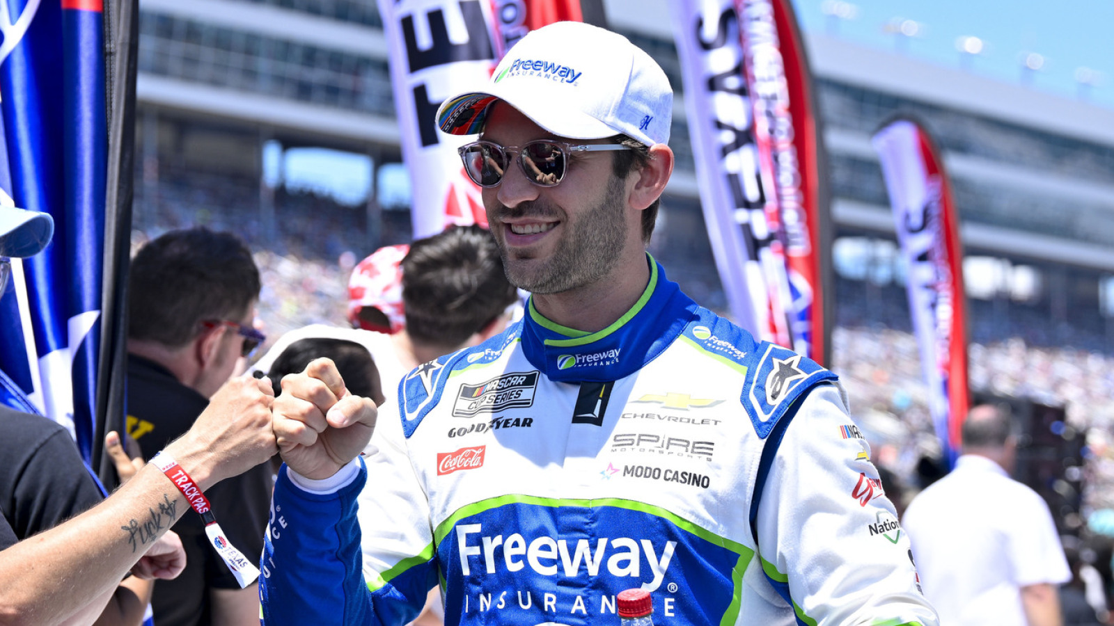 https://www.yardbarker.com/media/2/8/28a8eea3b086ca751a87f012fe350d6174db0c0b/thumb_16x9/nascar-coca-cola-600-takeaways-daniel-suarez-wins.jpg?v=1