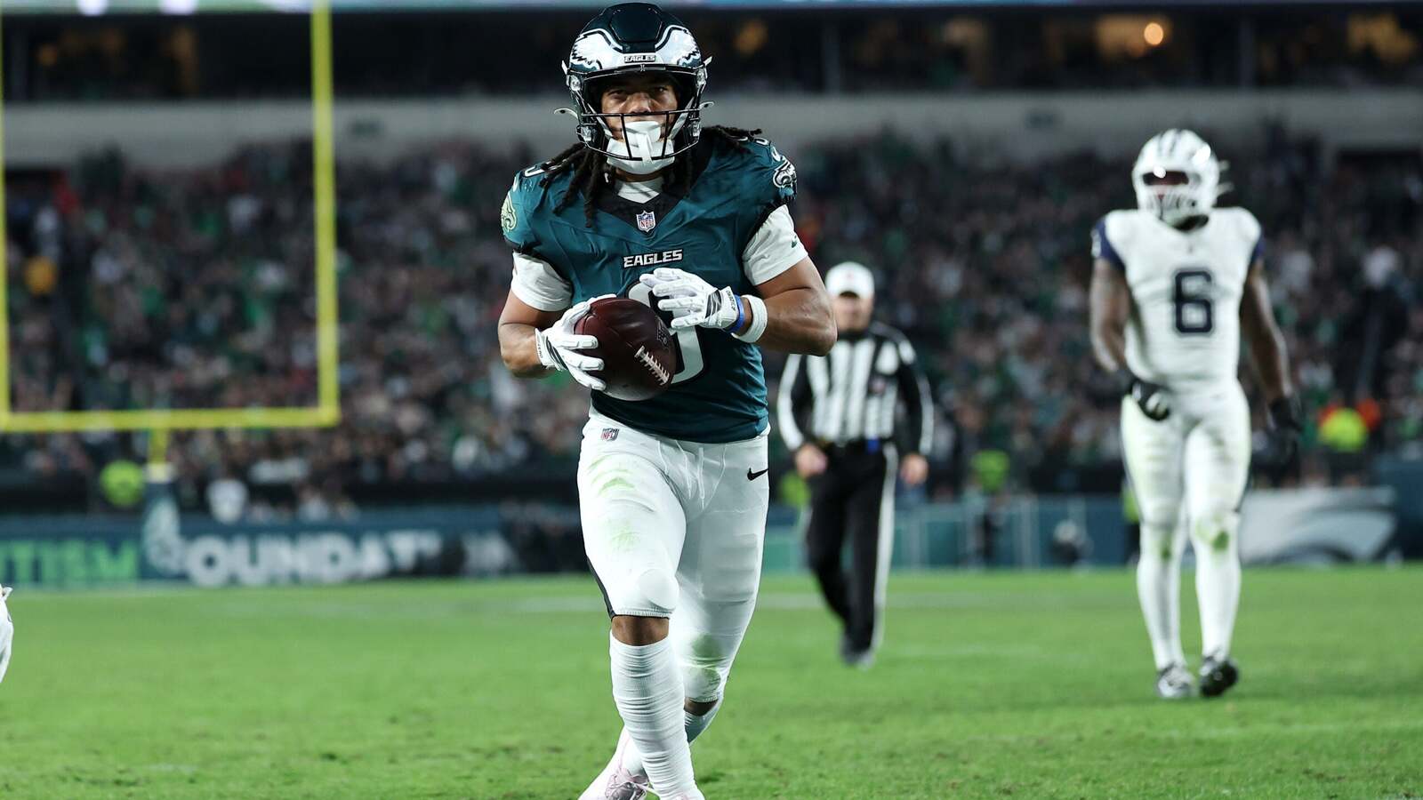 Makai Lemon Scores First NFL Touchdown for Eagles