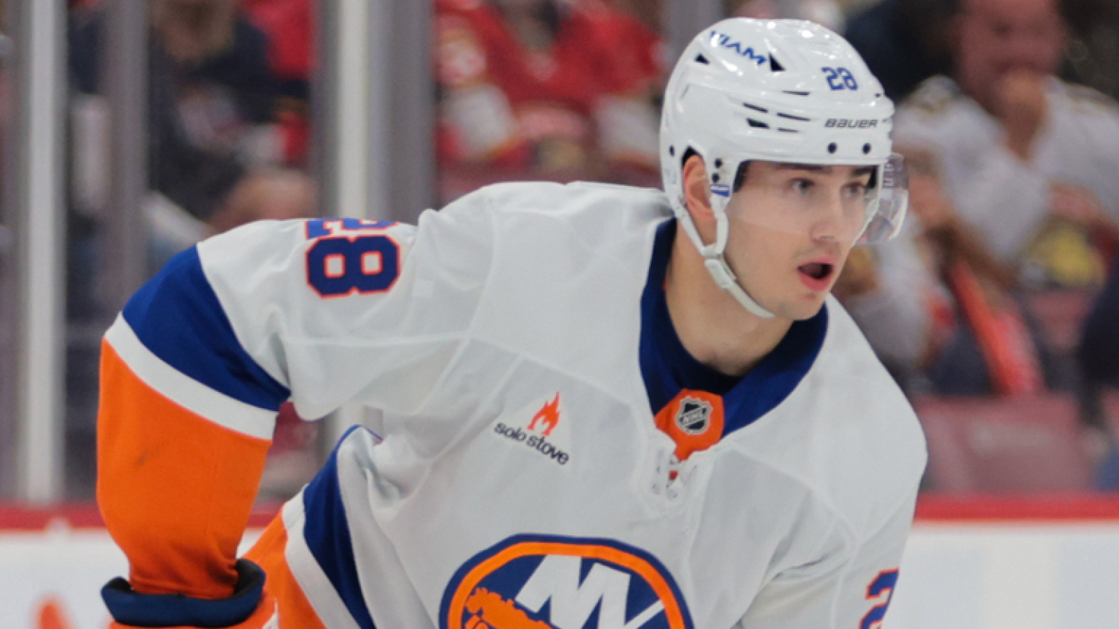 https://www.yardbarker.com/media/2/8/28d4251ba026d2c2380d3c342d8da1cc32ec56d0/thumb_16x9/islanders-sign-physical-defender-eight-year.jpg?v=1