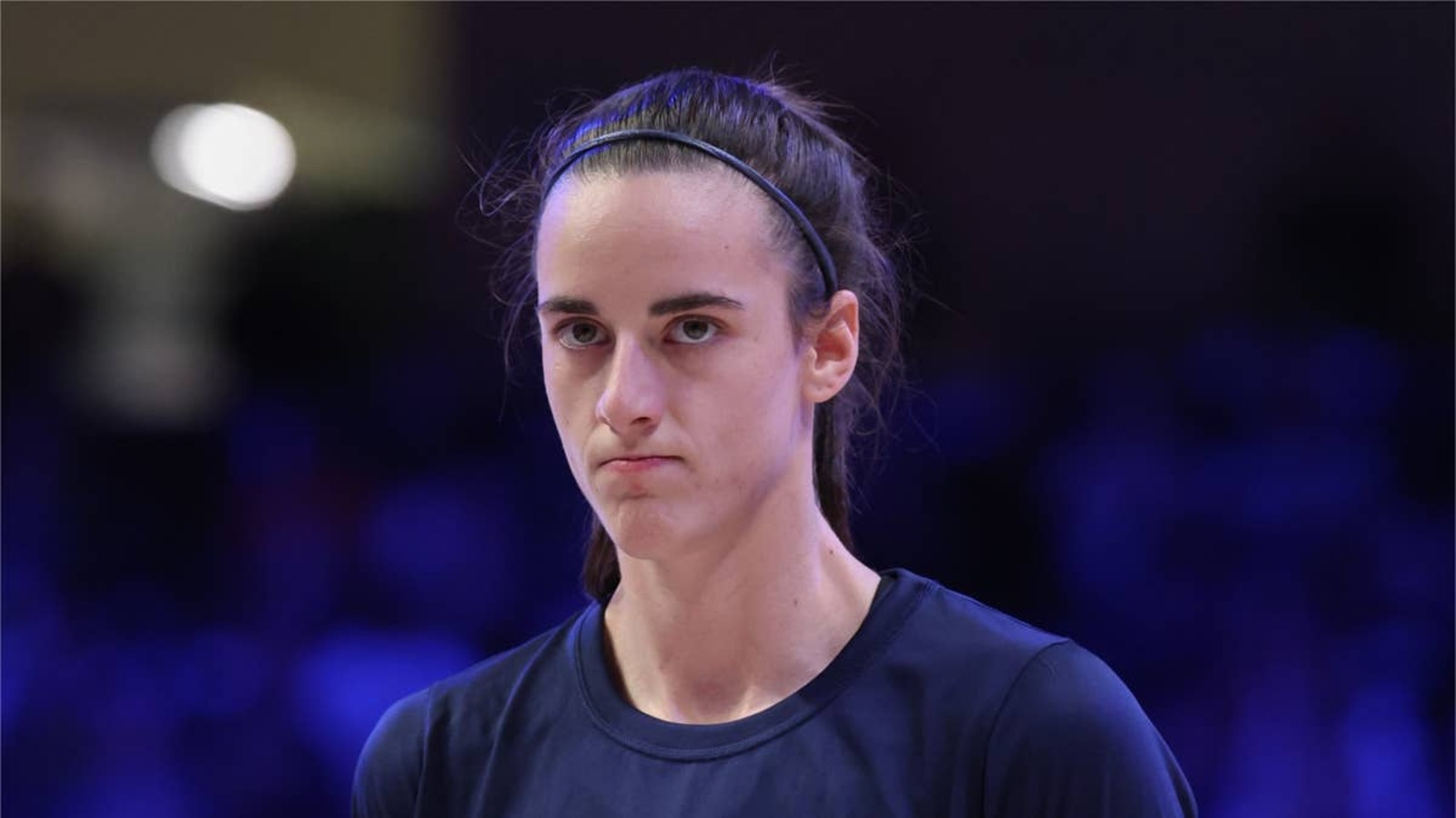 https://www.yardbarker.com/media/2/9/293a7a619861368c9b7bc88e1005f78da5b19471/thumb_16x9/indiana-fever-guard-caitlin-clark-22-during-the-national-anthem-before-a-wnba-game.jpg