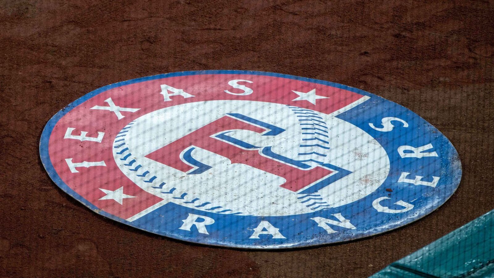 https://www.yardbarker.com/media/2/9/2942447bae31e6ceb90756db6654d9ed95beb681/thumb_16x9/rangers-hire-three-time-star-as-hitting-coach.jpg?v=2