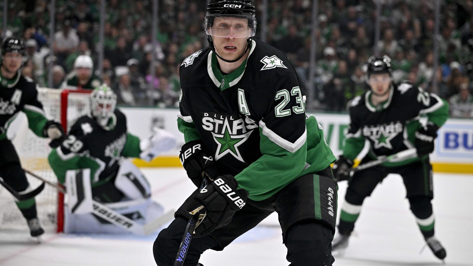 Stars’ Esa Lindell out against Bruins with lower-body injury