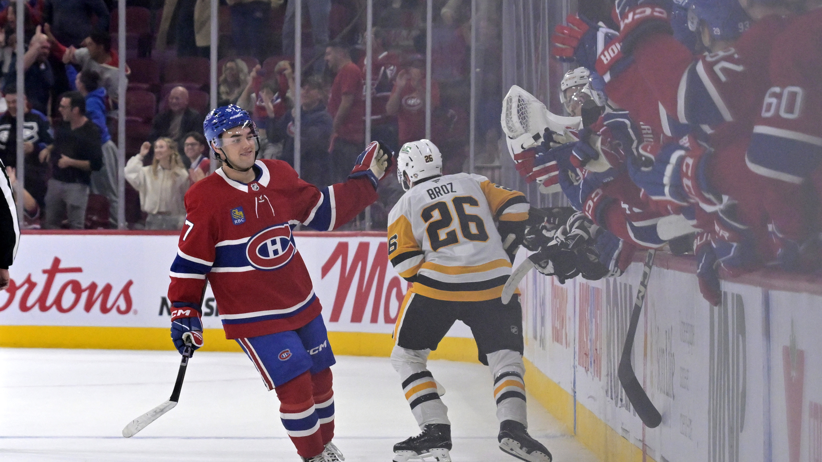 Ducks Sign Sean Farrell