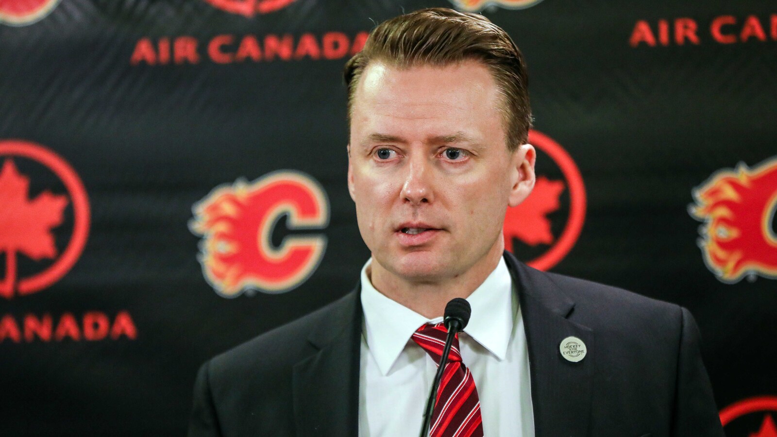 https://www.yardbarker.com/media/2/a/2a5c6443cef386a277be94ef5562469e1ba7d736/thumb_16x9/mar-16-2018-calgary-alberta-calgary-flames-head.jpg