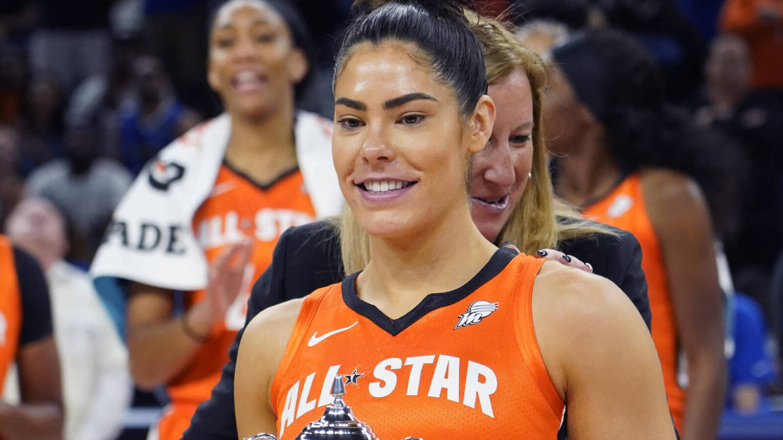 Aces Keep All Star Guard Kelsey Plum With Two Year Extension Yardbarker