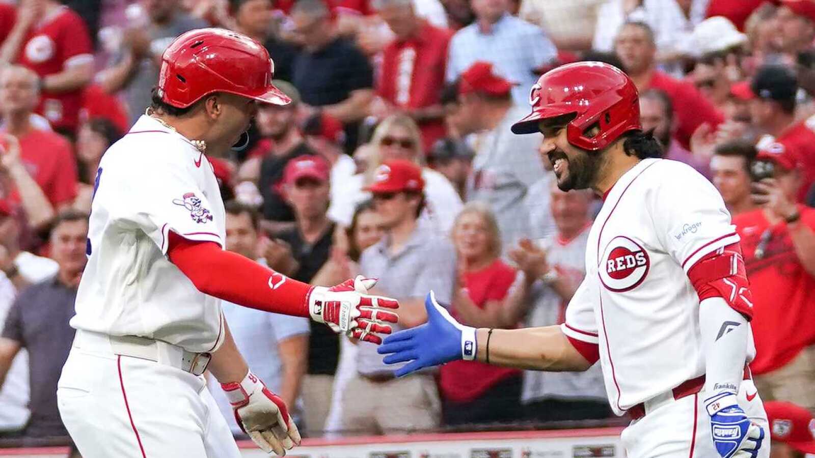 https://www.yardbarker.com/media/2/a/2ac67f1eaf47b83d9960b6a5bc4d22f1ba51a337/thumb_16x9/reds-offense-finally-wakes-four-homer-night.jpg?v=1