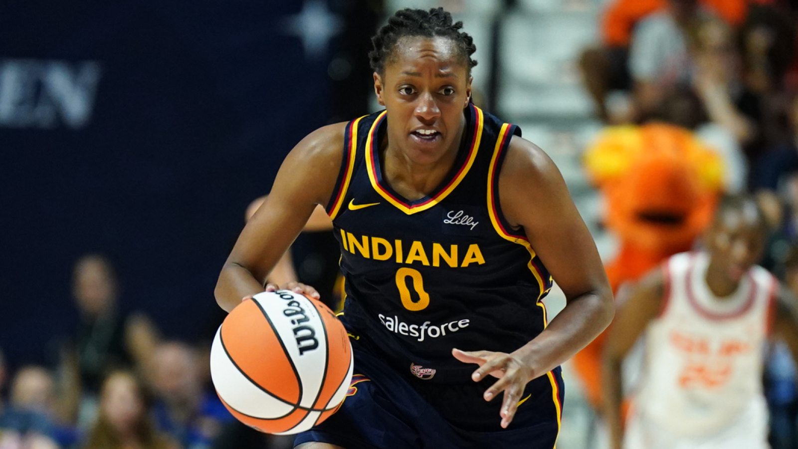 https://www.yardbarker.com/media/2/a/2afd05889596d90d9b4edb9a74fe8e7540a073ba/thumb_16x9/kelsey-mitchell-saved-fevers-season-38-point.jpg?v=2