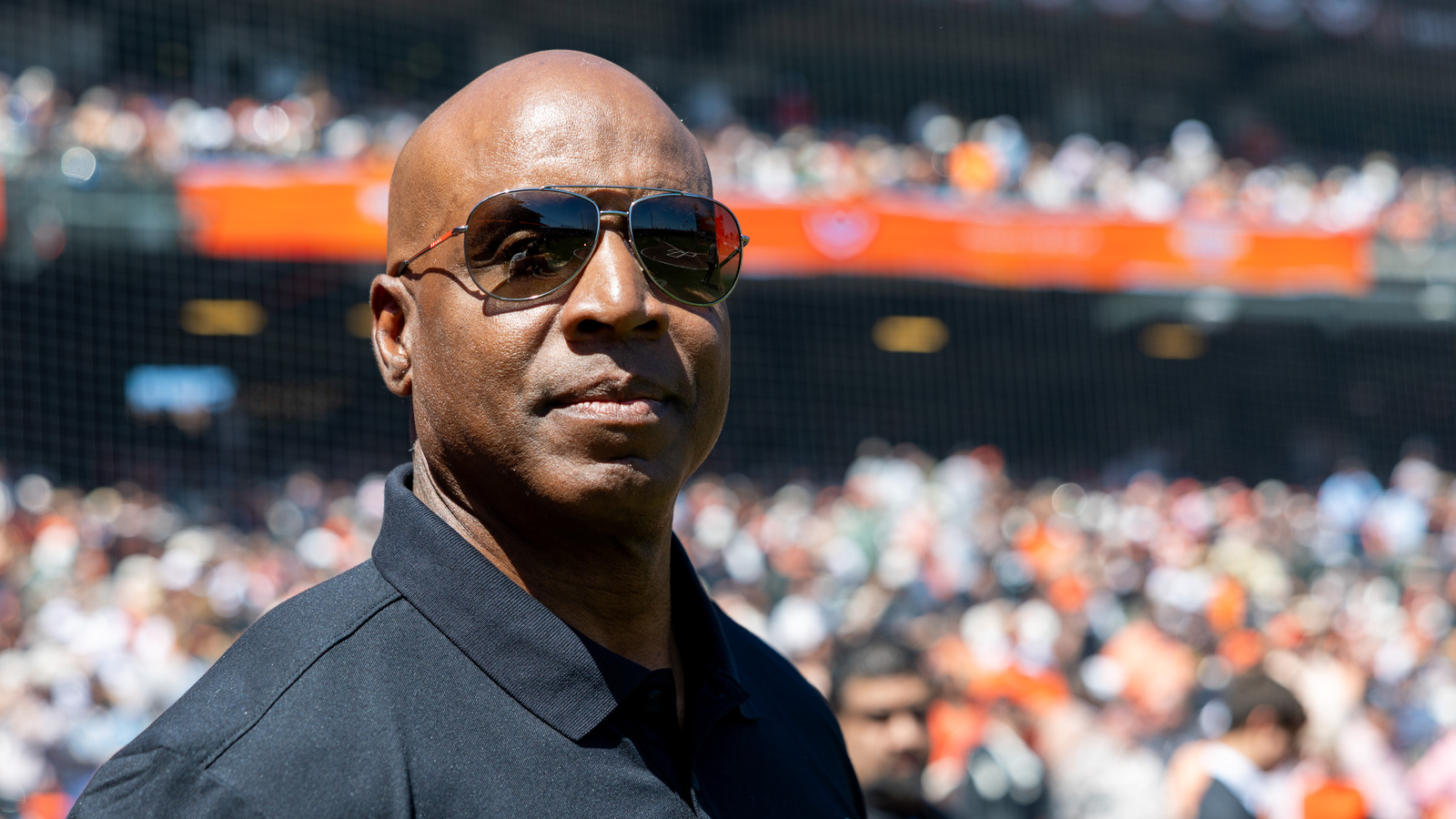 https://www.yardbarker.com/media/2/b/2b0fedb866cedd9ef0cad20f62a4cbc3467760cc/thumb_16x9/giants-planning-significant-honor-barry-bonds.jpg