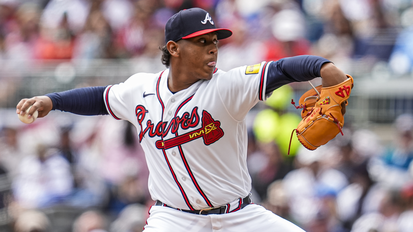 Braves bats pick up Didier Fuentes in his return to the majors