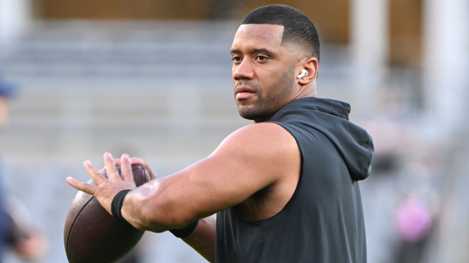 Insider makes bold claim about Steelers' QB situation Yardbarker