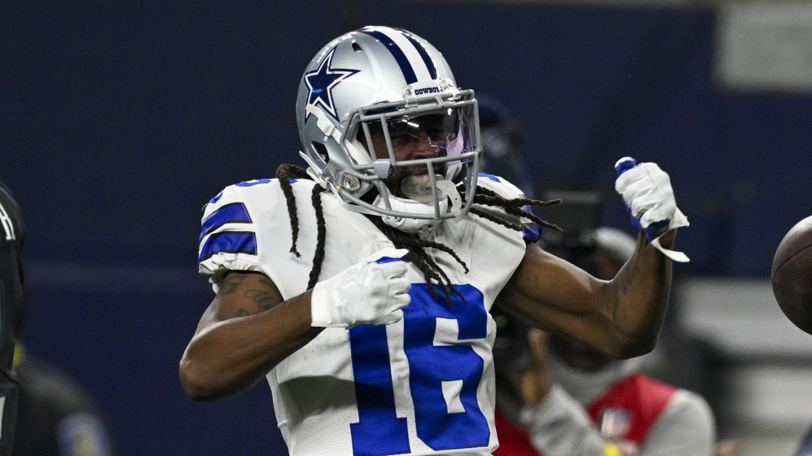 https://www.yardbarker.com/media/2/b/2b5d7c23e82b3ef3232a85461c58dbc292f8a7c1/thumb_16x9/dec-24-2022-arlington-texas-usa-dallas-cowboys.jpg?v=1