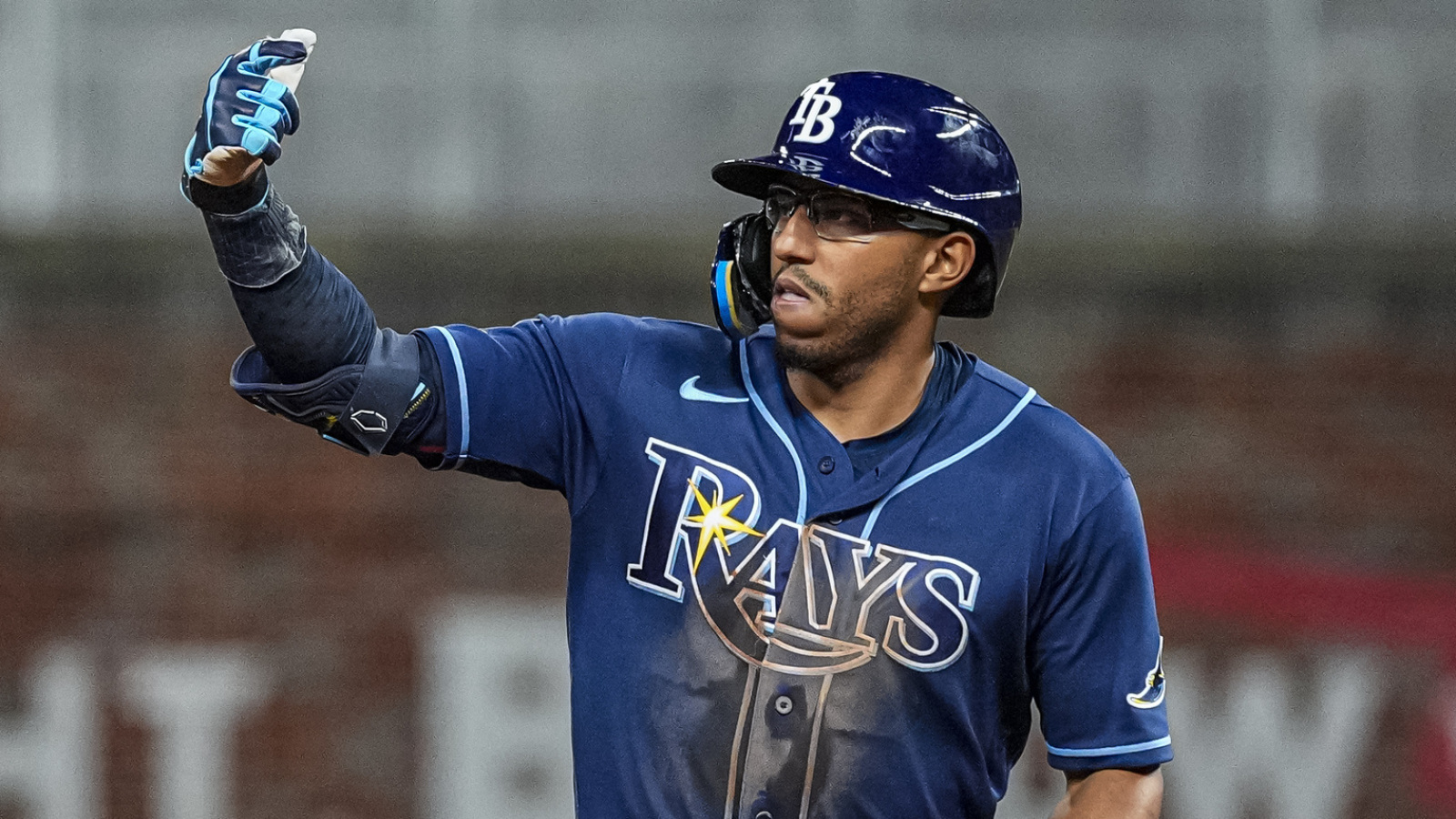 https://www.yardbarker.com/media/2/c/2c20cbf81b204a5c4a3f7d14af7d20c2e27d7f84/thumb_16x9/rays-race-past-error-prone-yankees-2-0-alds.jpg?v=1
