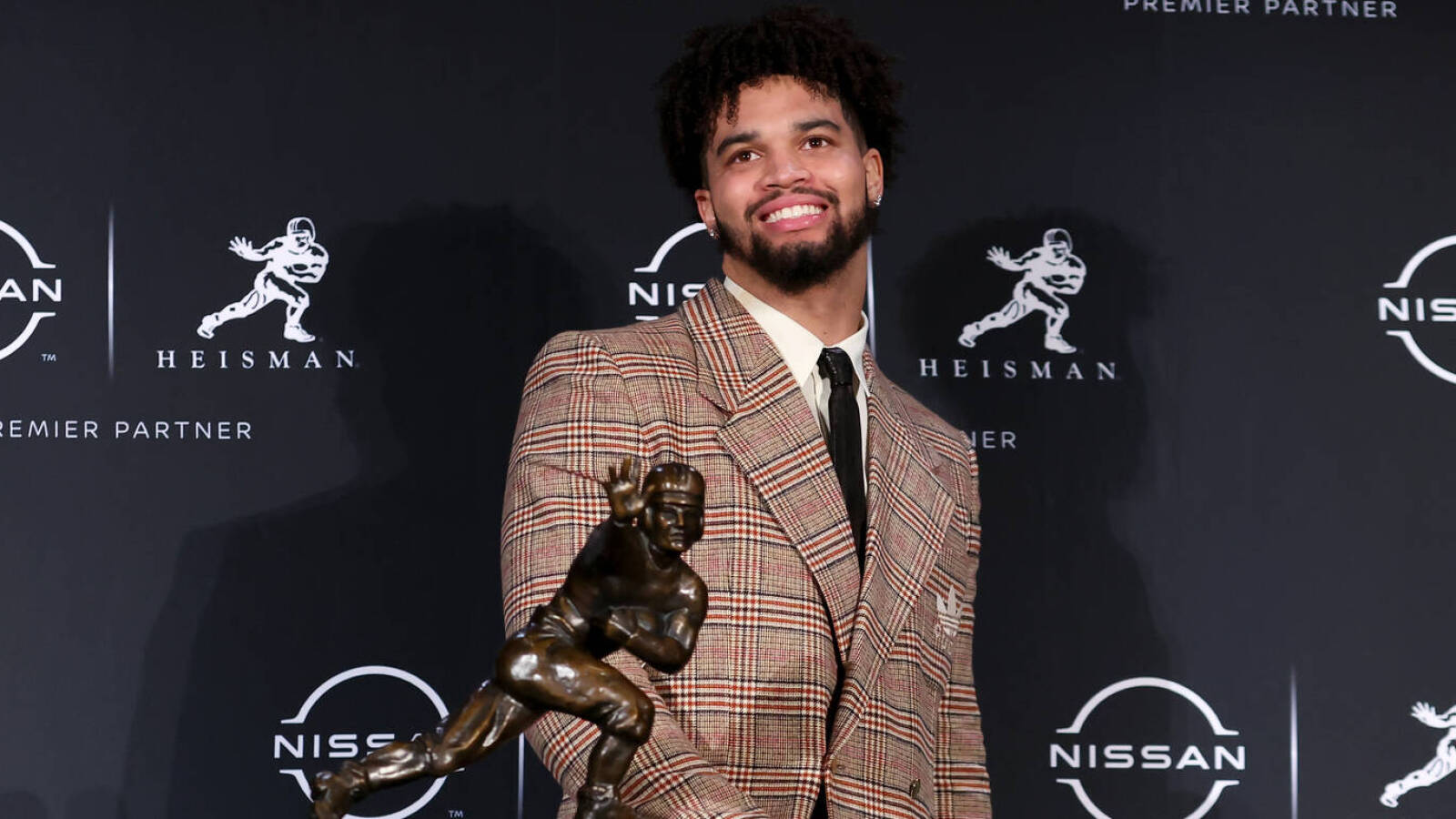 2024 mock draft has NFC team trading up to select Caleb Williams