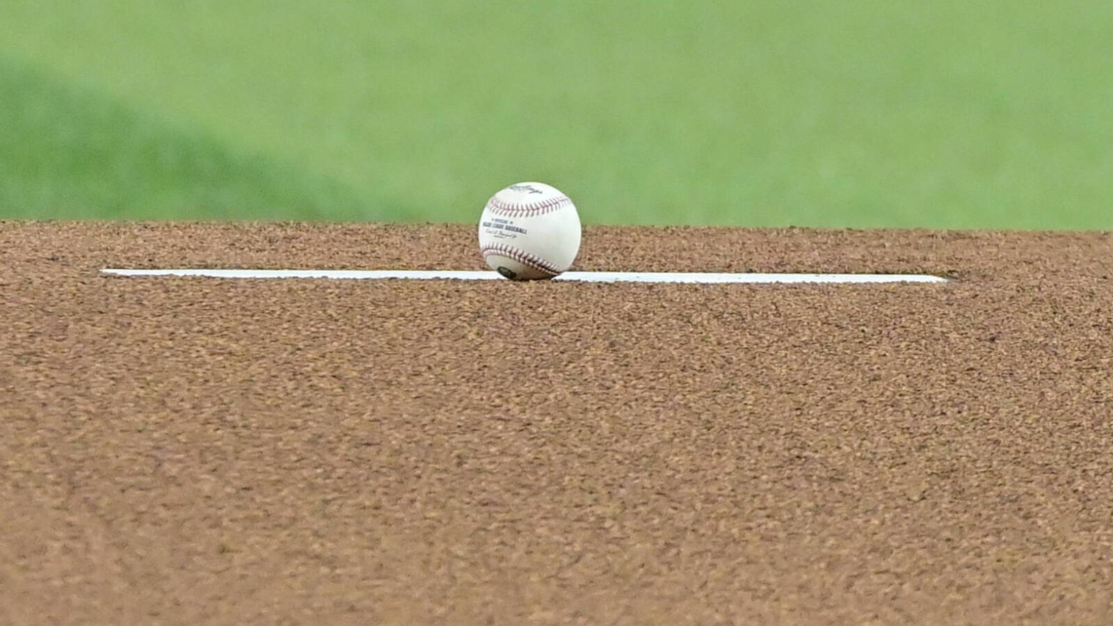 Former MLB Pitcher José DeLeón Passes Away at Age 63 Remembering His