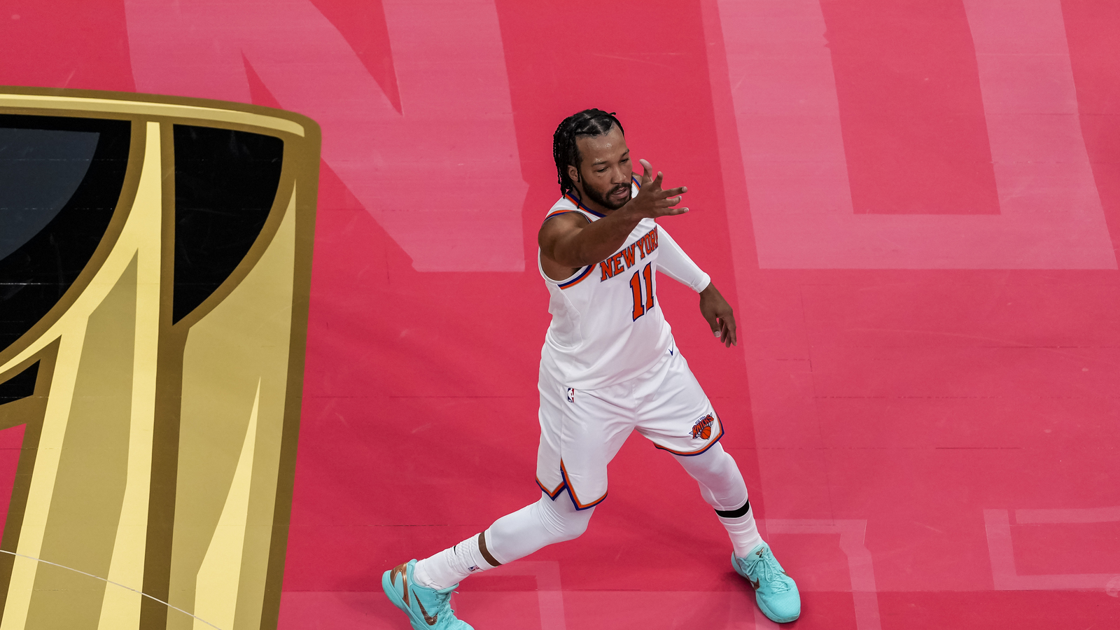 https://www.yardbarker.com/media/2/c/2ca007d6838e6d0d32d08b3b7e094349b590785f/thumb_16x9/dec-9-2025-toronto-ontario-new-york-knicks-guard.jpg