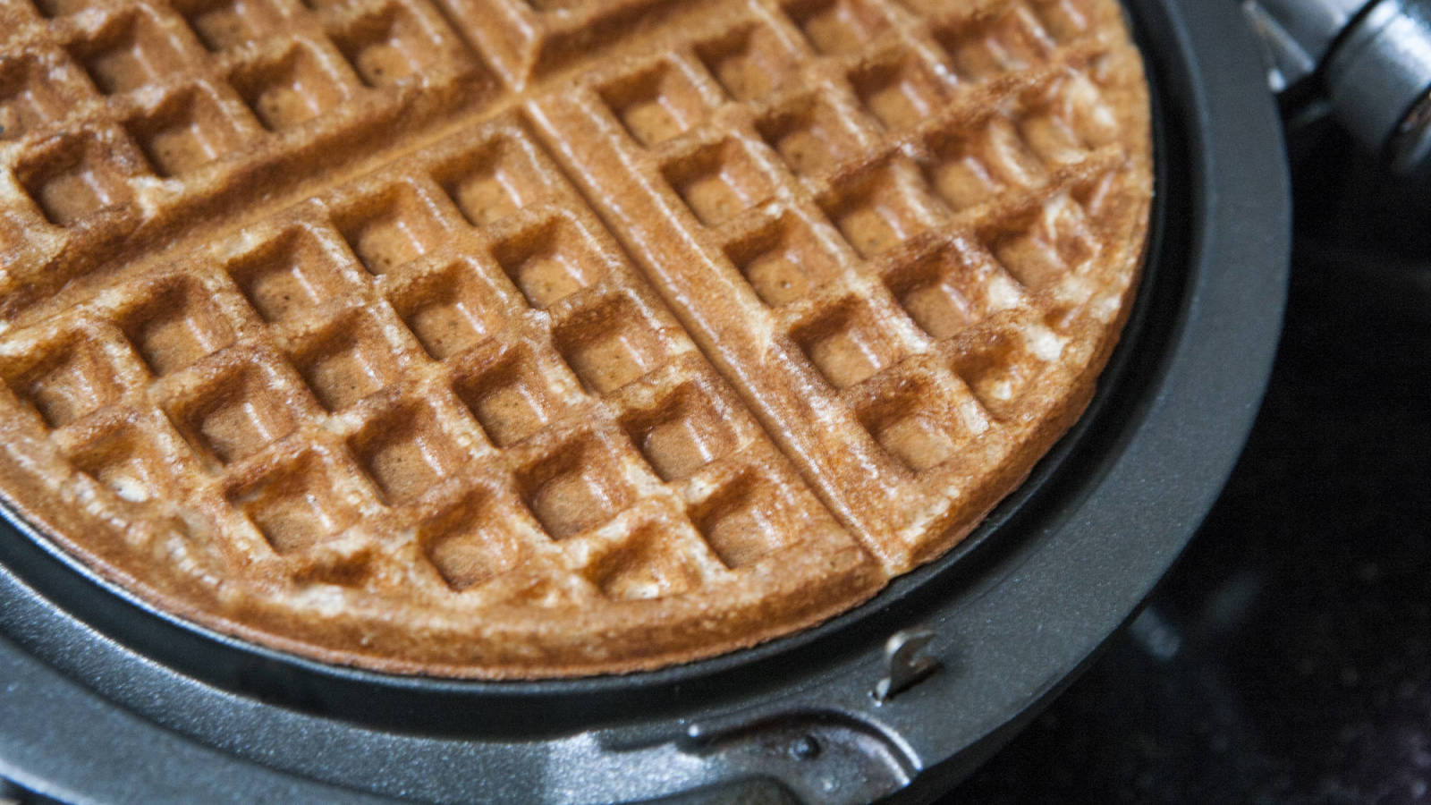 10 uses for a waffle iron besides making waffles - TrendRadars