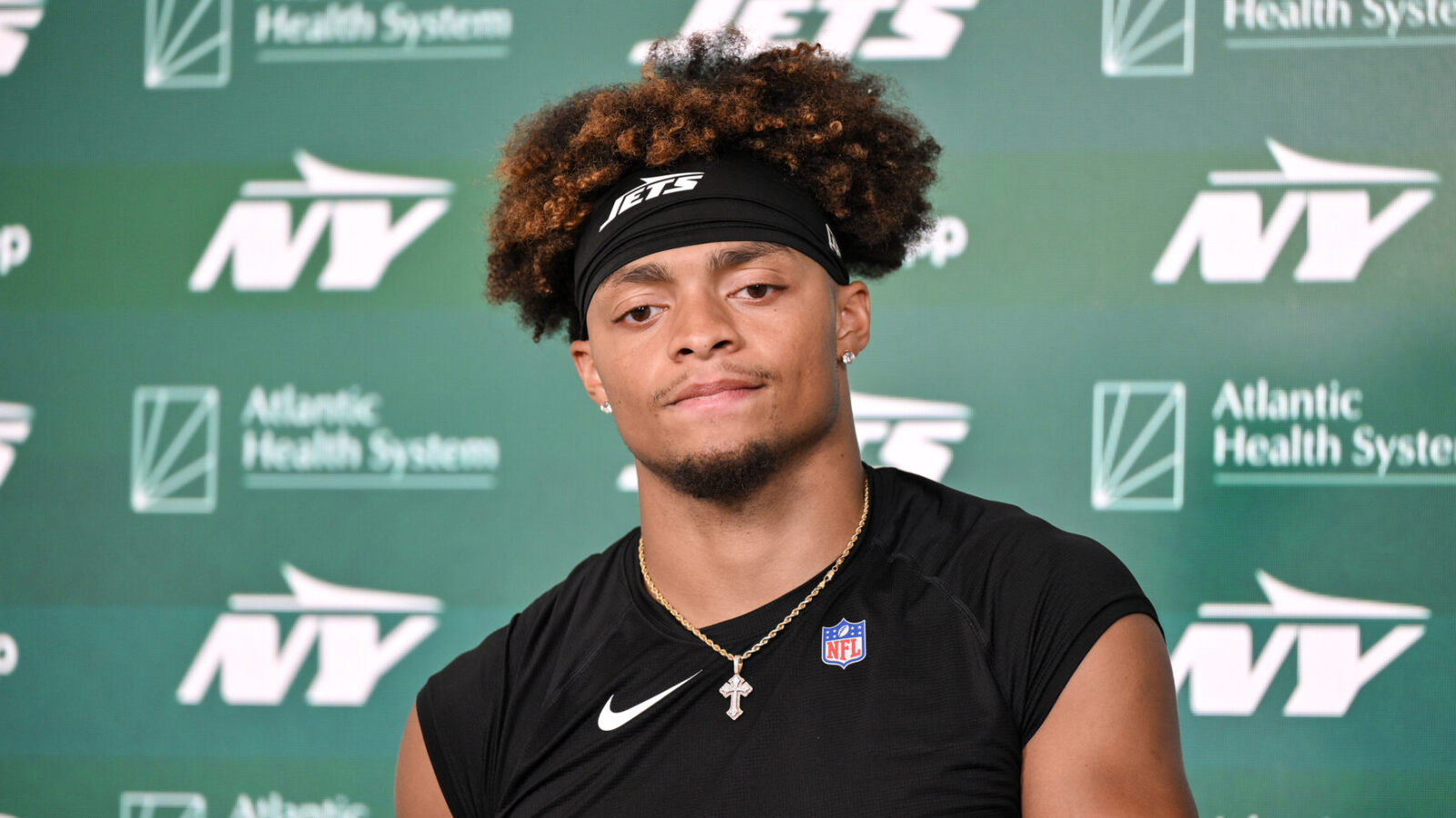 https://www.yardbarker.com/media/2/c/2ca82cf7cf76ae7f6712ebf61fbced71083486ae/thumb_16x9/insider-shares-promising-update-on-jets-qb-justin.jpg?v=1