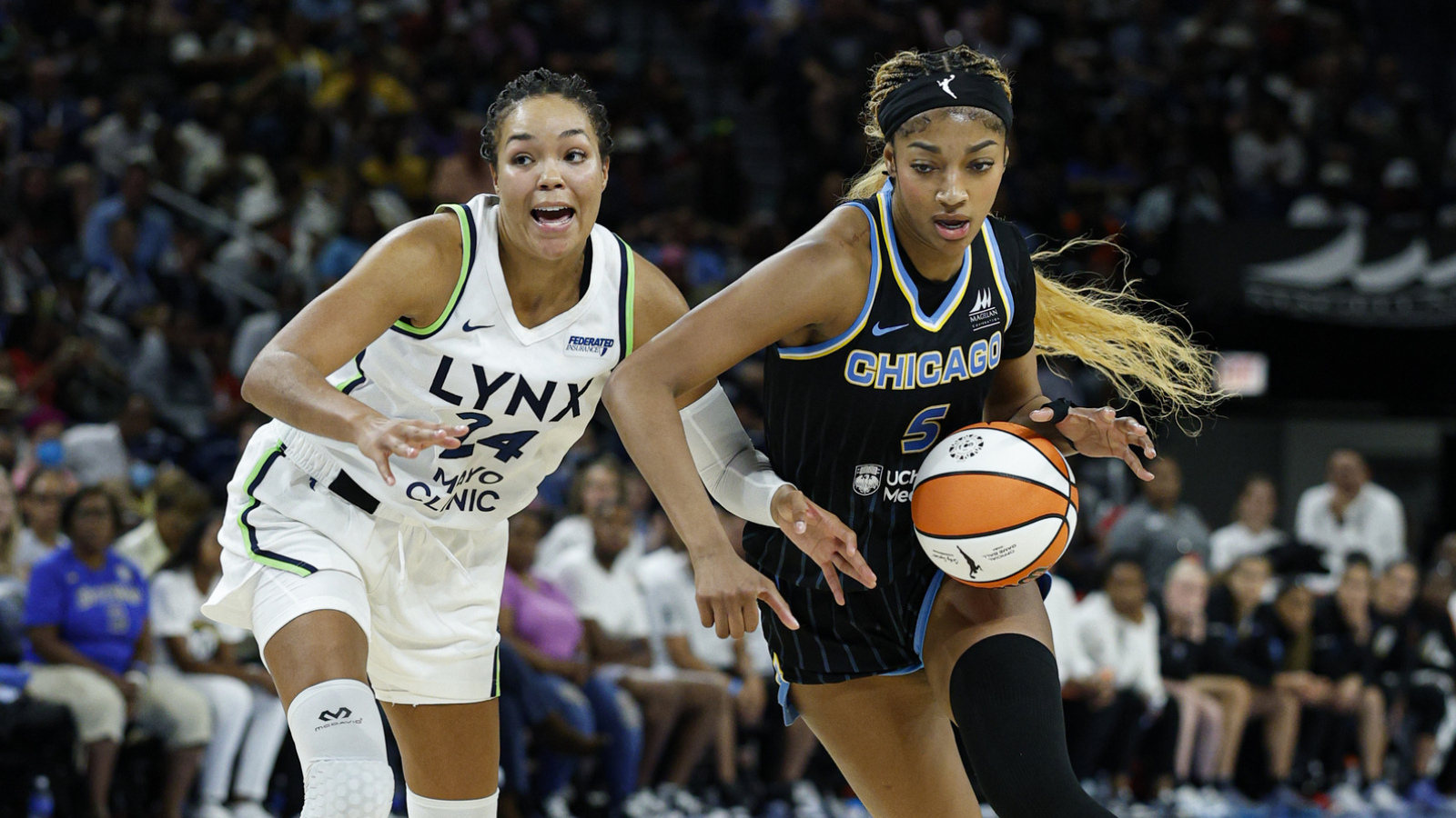 https://www.yardbarker.com/media/2/d/2d2b4b7593c99b8265f0ffa4c1d460663b56bdab/thumb_16x9/angel-reeses-historic-season-continues-upset-win.jpg?v=1