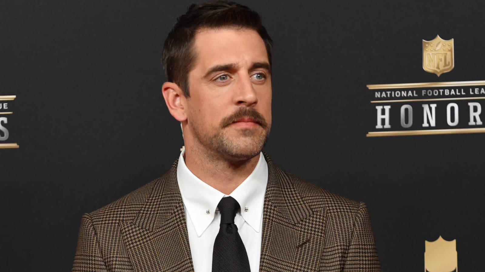 Aaron Rodgers shaved off his beard in favor of a glorious mustache