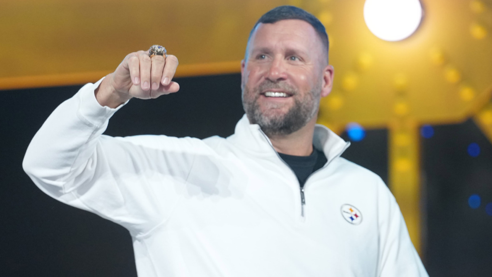 https://www.yardbarker.com/media/2/d/2d8bd854d550b5db7d7e697713f2beaea9d00116/thumb_16x9/apr-23-2026-pittsburgh-pa-usa-pittsburgh-steelers.jpg?v=1